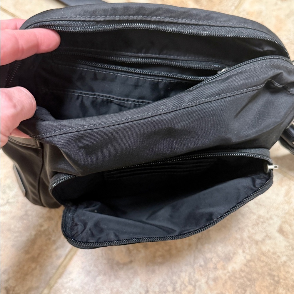 Tumi Voyageur Black Nylon Crossbody Travel Organizer Bag Adjustable Strap - Picture 8 of 12